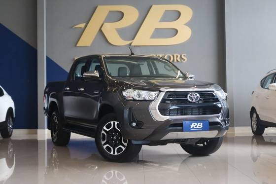 TOYOTA HILUX 2.8 D-4D TURBO DIESEL CD SRV 4X4 AUTOMÁTICO